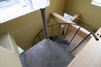 ラセン階段