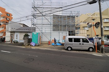 間もなく足場解体