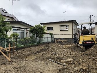 基礎工事が始まりました。
