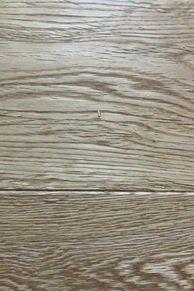 フローリングが張られ始めました